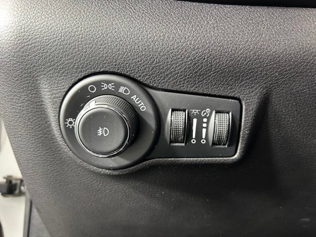 Used 2024 Jeep Compass Latitude AWD/4WD image 21