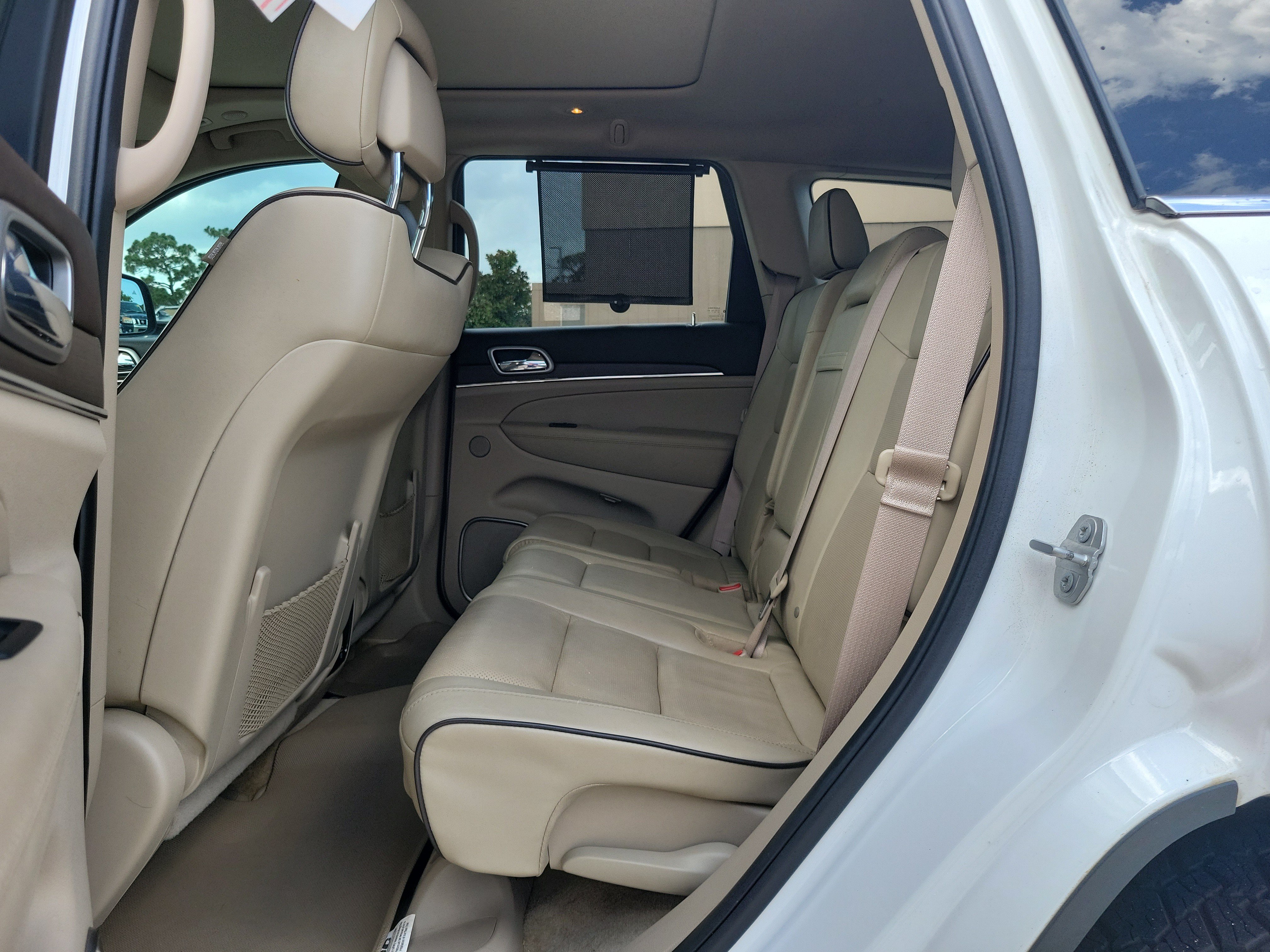 Used 2018 Jeep Grand Cherokee Overland AWD/4WD image 8