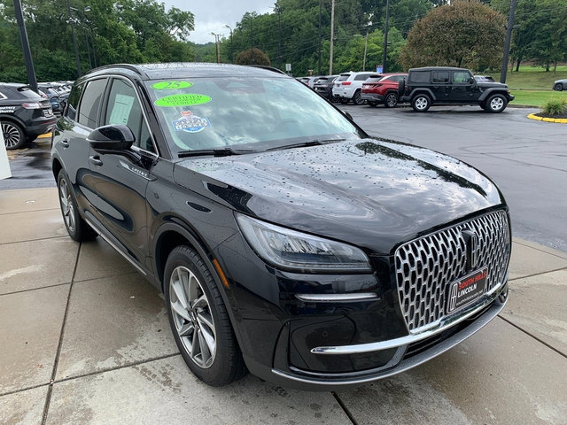 Certified 2025 Lincoln Corsair AWD w/ Equipment Group 101A image 9