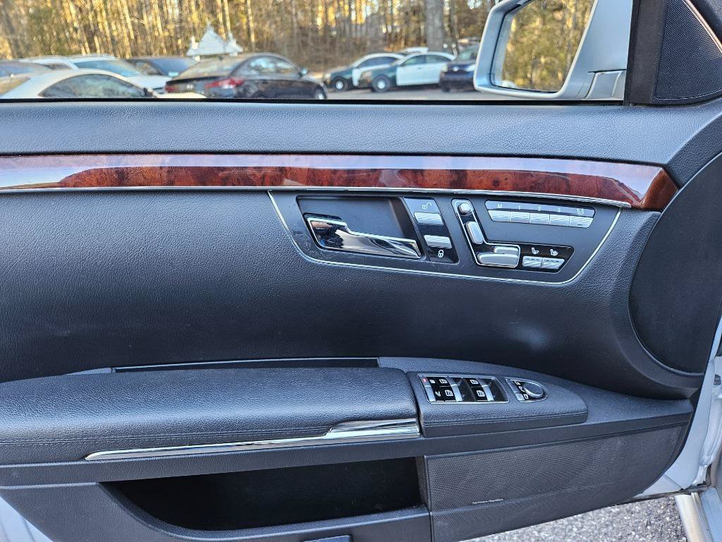 Used 2010 Mercedes-Benz S 400 image 12