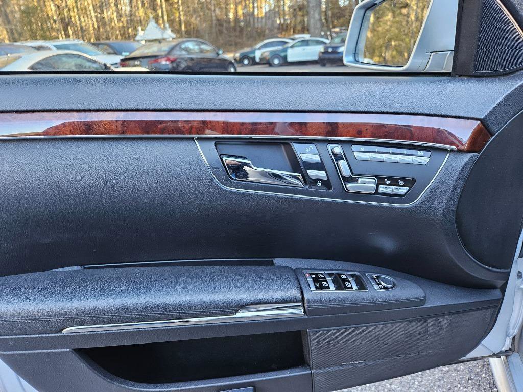 Used 2010 Mercedes-Benz S 400 image 12