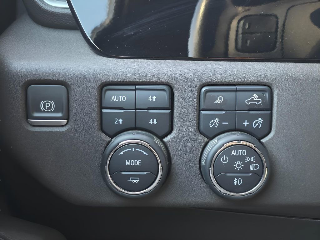 Used 2024 Chevrolet Silverado 2500 LTZ image 26