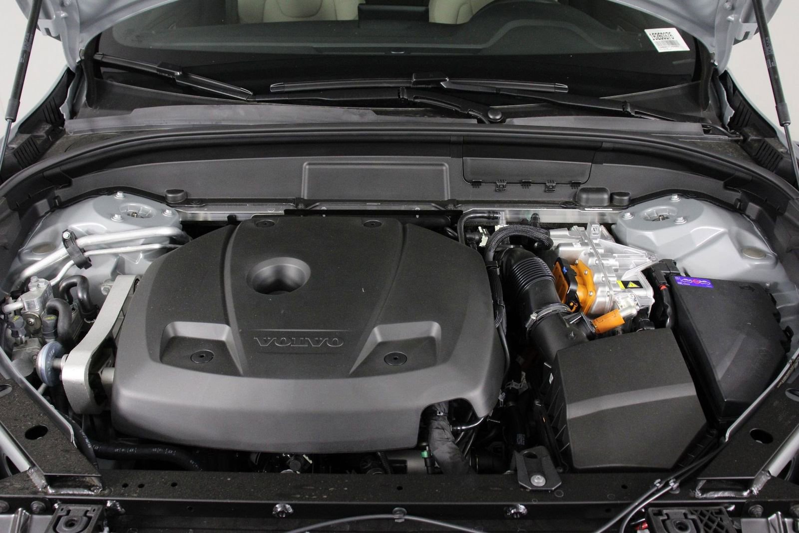 New 2026 Volvo XC60 T8 Plus w/ Protection Package Premier image 12