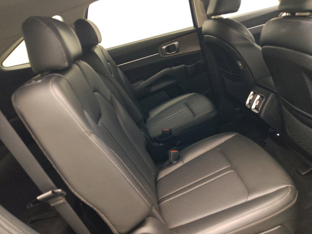 Used 2021 Kia Sorento EX image 19