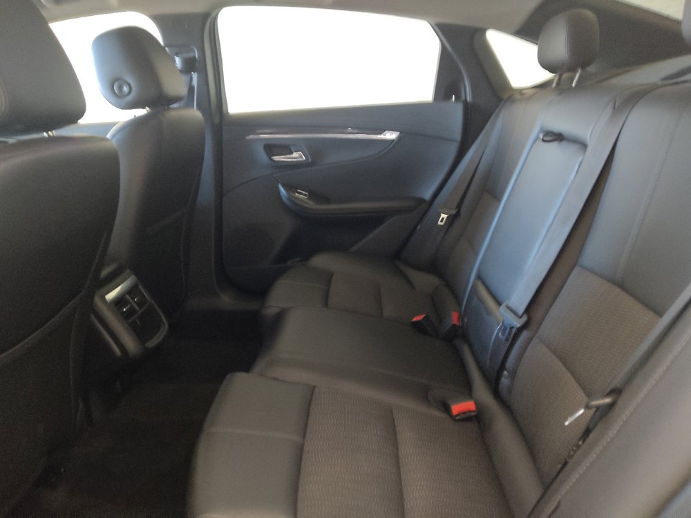 Used 2016 Chevrolet Impala LT FWD image 18