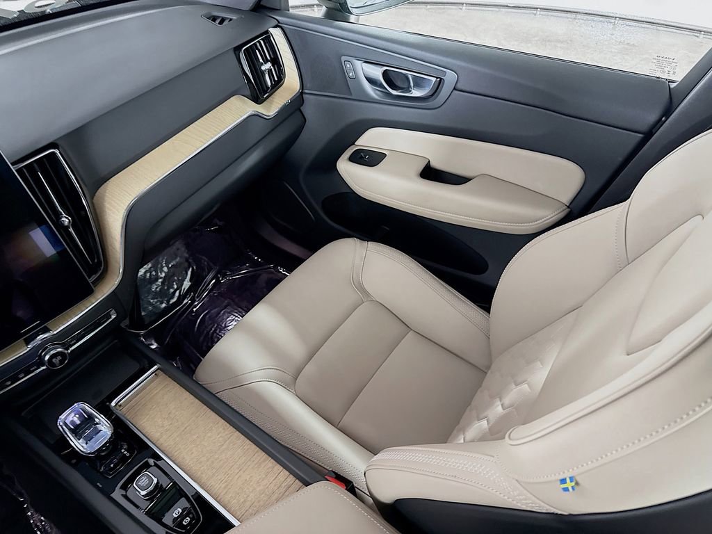 Used 2026 Volvo XC60 B5 Plus w/ Protection Package Premier image 24