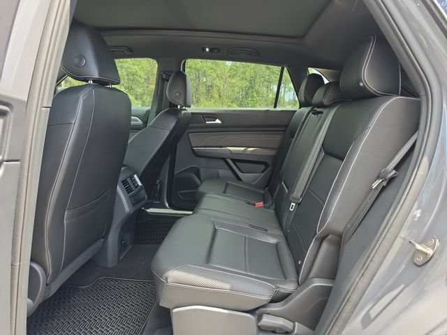 Used 2021 Volkswagen Atlas Cross Sport SE w/ Panoramic Sunroof Package FWD image 13