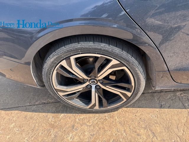 Used 2024 Volvo S60 B5 Plus image 16