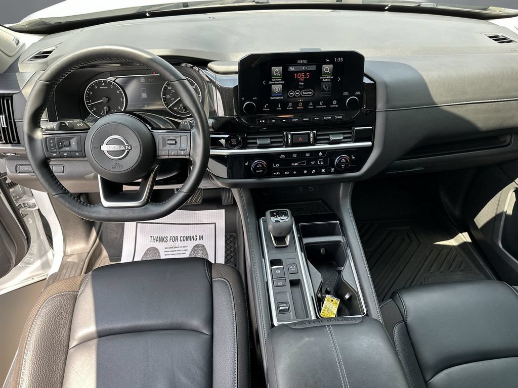 Used 2025 Nissan Pathfinder SL w/ SL Premium Package FWD image 21