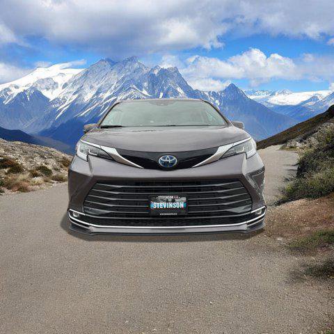 Certified 2023 Toyota Sienna Limited image 8
