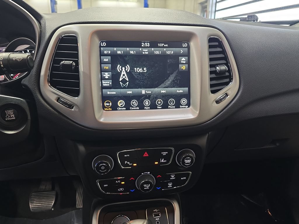 Used 2021 Jeep Compass Latitude w/ Sun and Sound Group AWD/4WD image 20