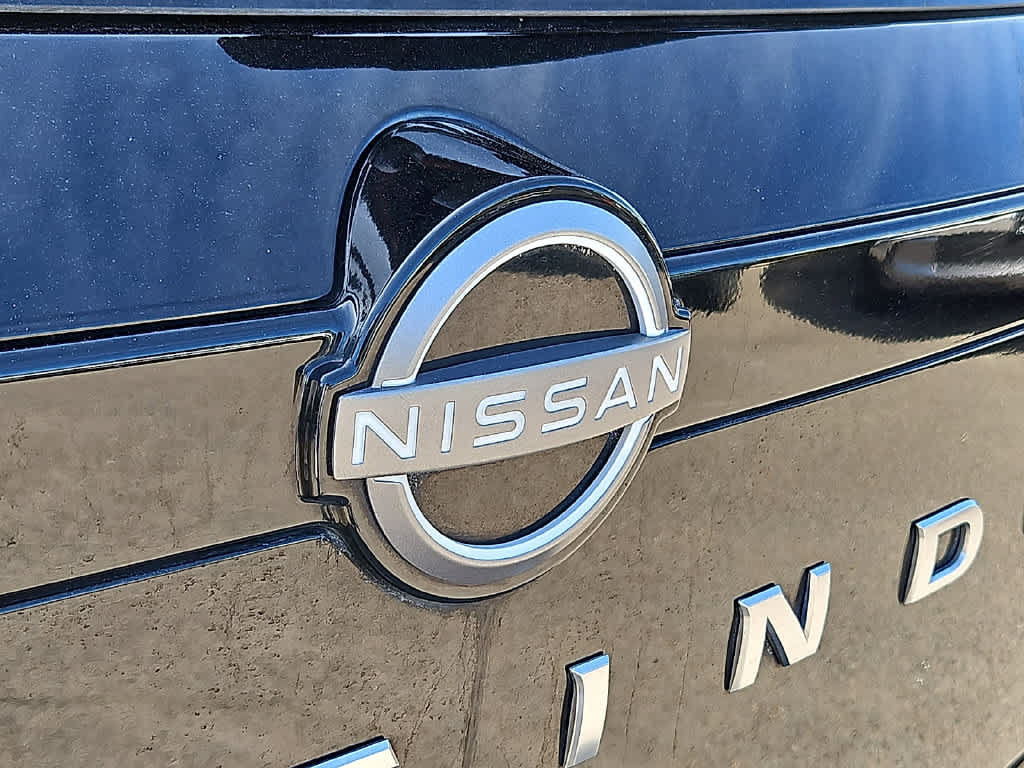 Used 2025 Nissan Pathfinder SV FWD image 30