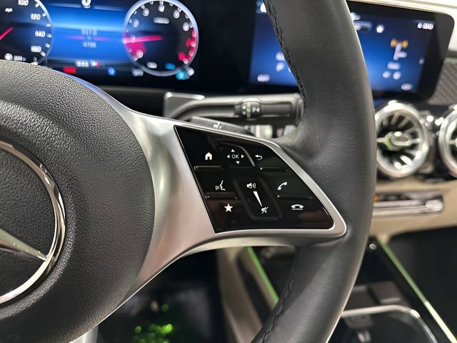 Used 2025 Mercedes-Benz GLB 250 GLB 250 image 20