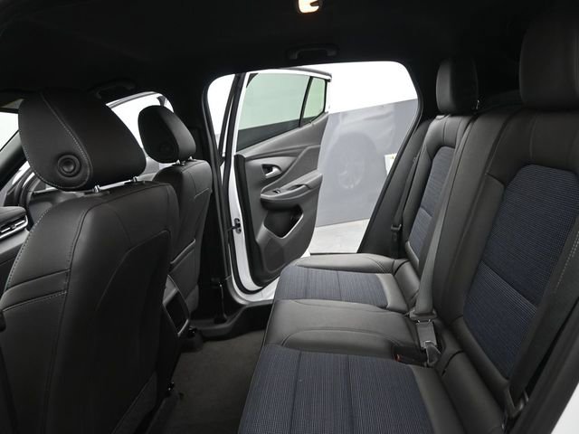 Used 2025 Buick Envista Preferred image 14