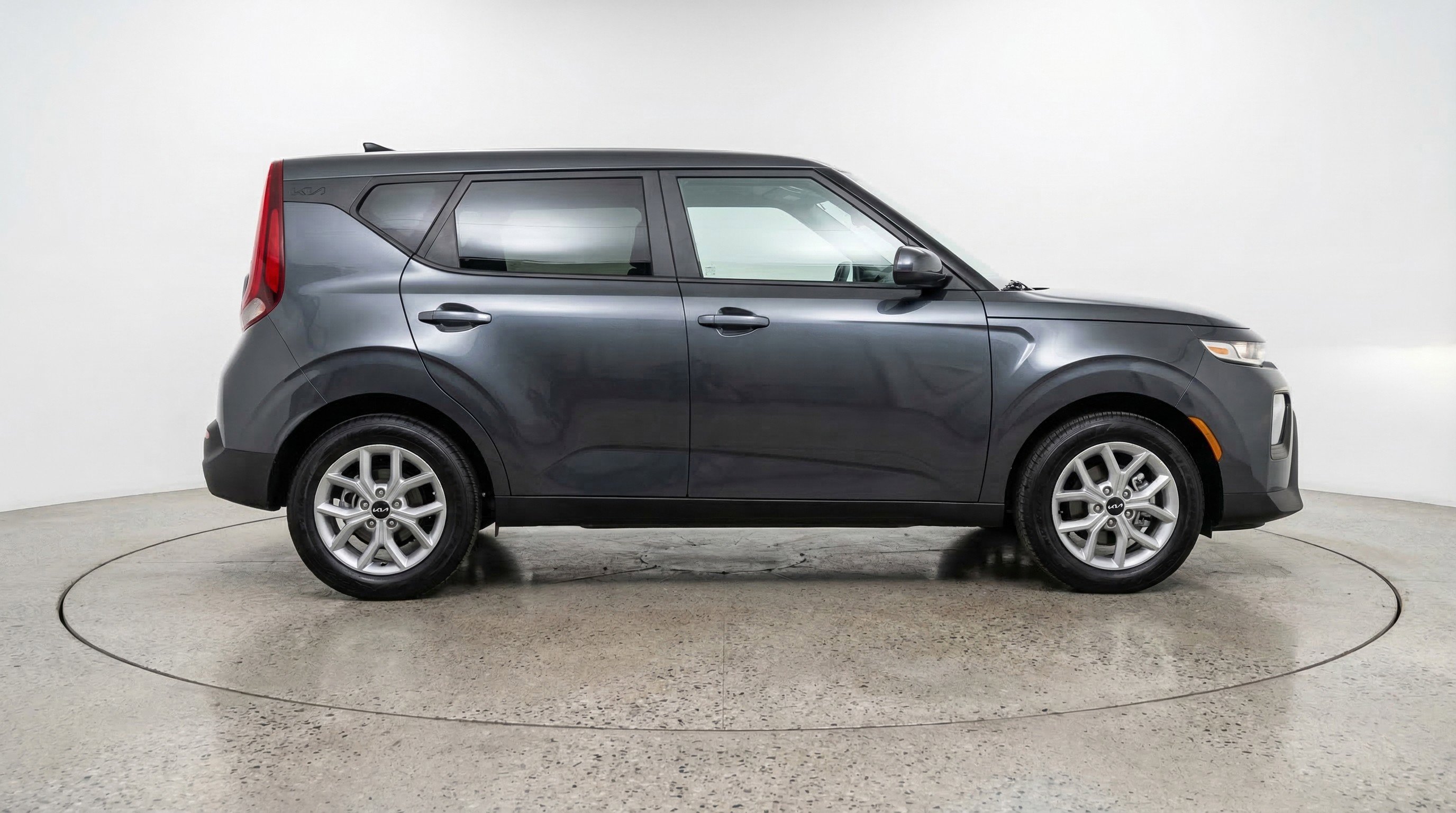 Used 2025 Kia Soul LX w/ LX Technology Package image 11