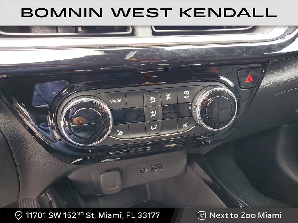 Used 2025 Chevrolet Trax RS w/ Driver Confidence Package image 15