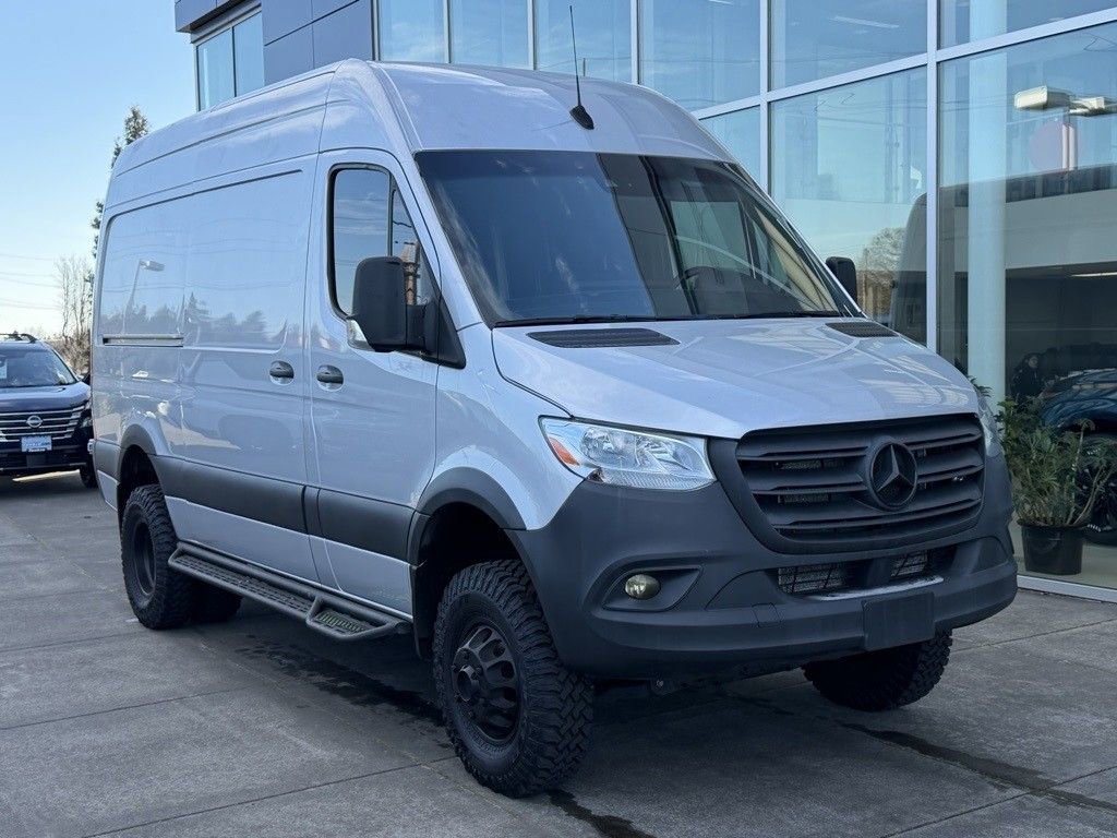 Used 2023 Mercedes-Benz Sprinter 3500 image 2