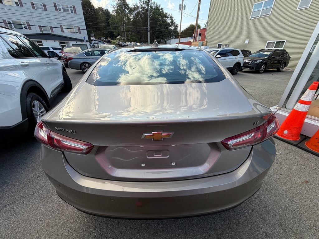 Used 2022 Chevrolet Malibu LT FWD image 4