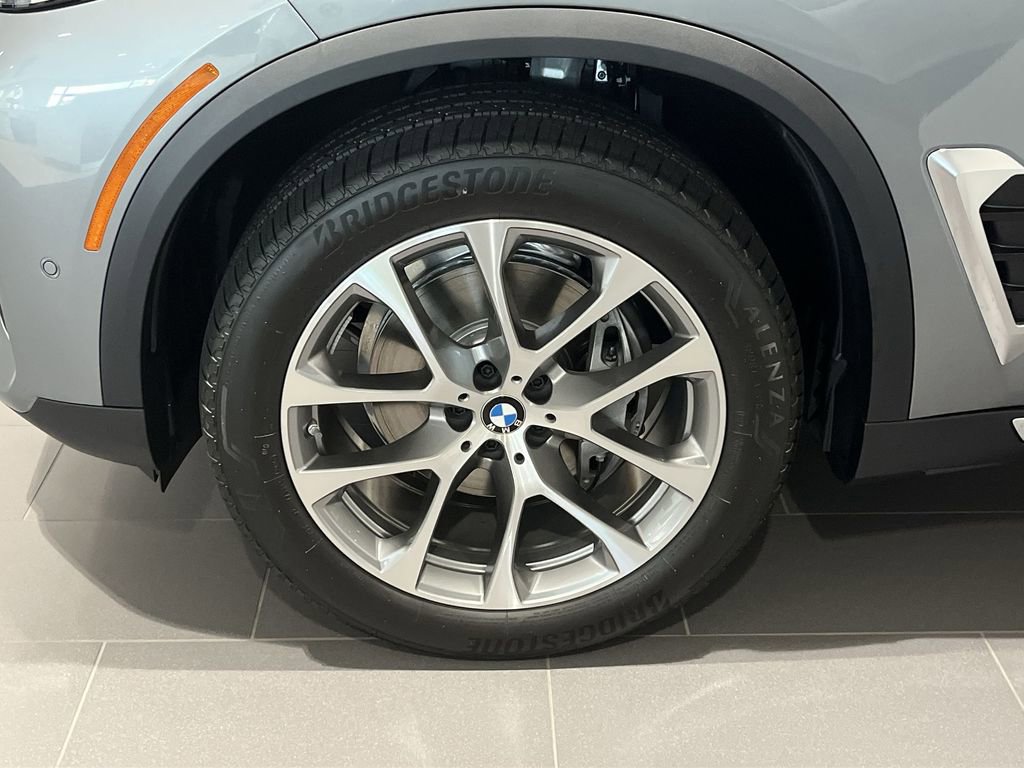 New 2026 BMW X5 xDrive40i image 2