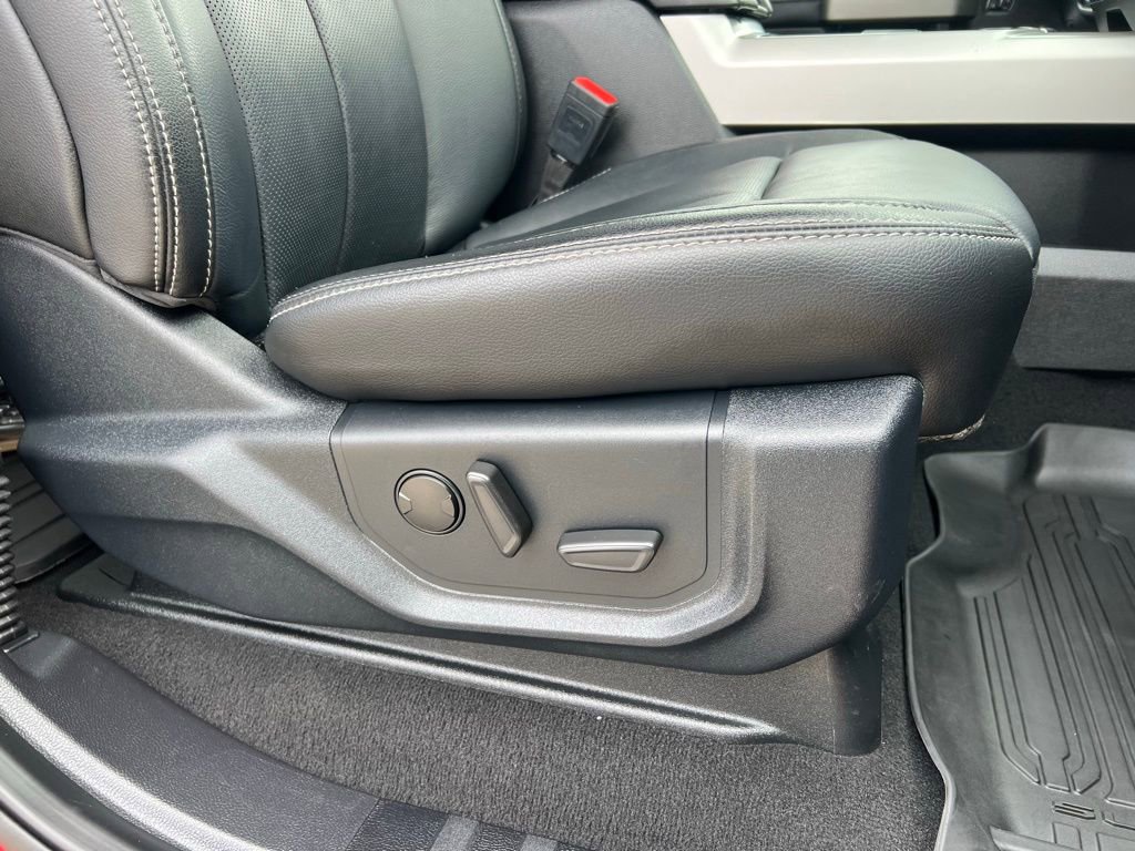 Used 2020 Ford F250 Lariat w/ Chrome Package image 24