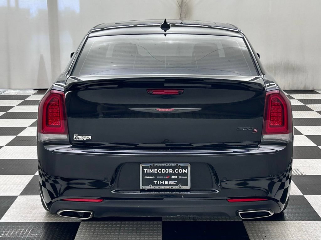 Used 2023 Chrysler 300 S w/ Comfort Group RWD image 5