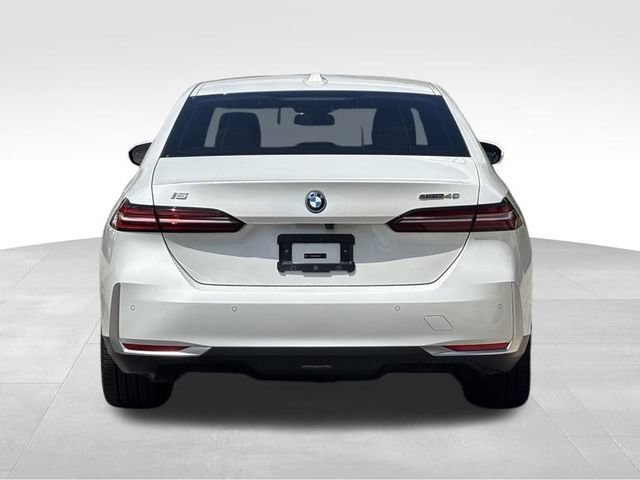 Used 2024 BMW i5 eDrive40i w/ Premium Package RWD image 8