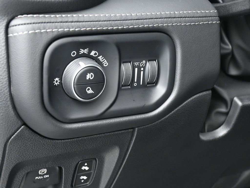 Used 2025 RAM 1500 Limited image 14