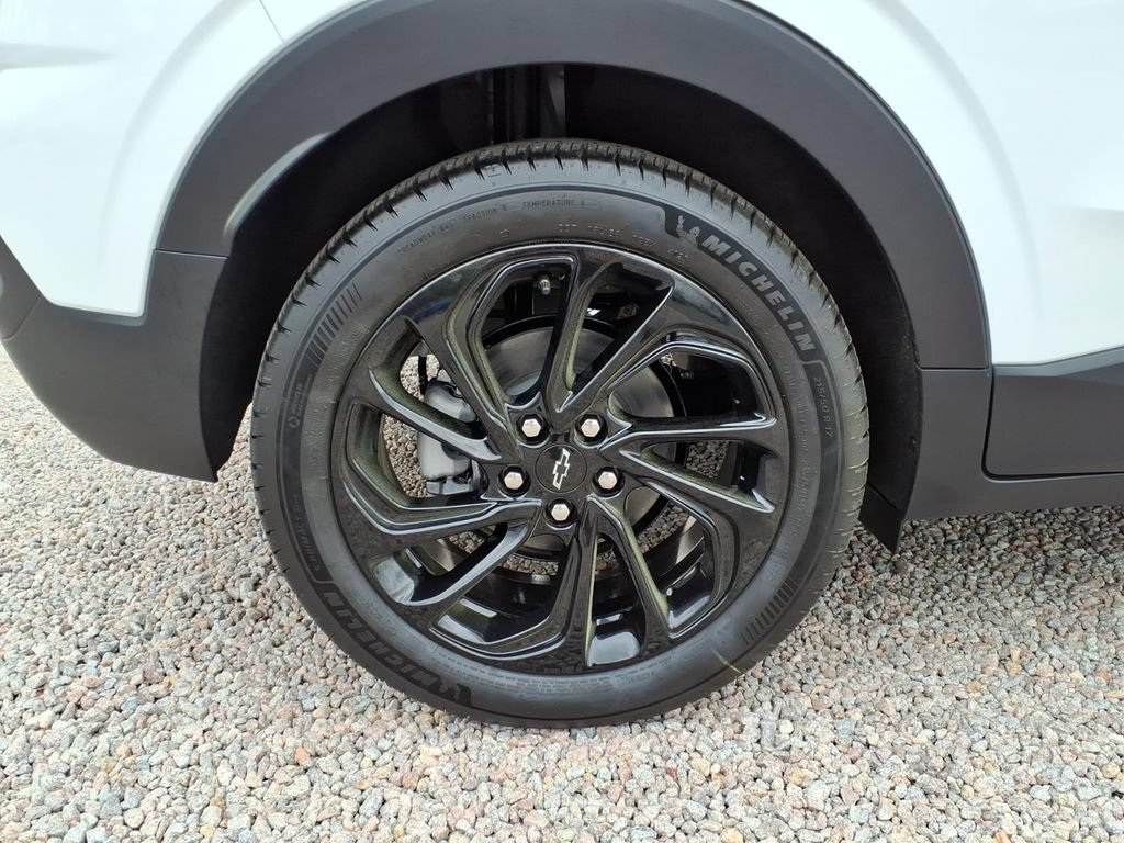 New 2027 Chevrolet Bolt RS FWD image 10