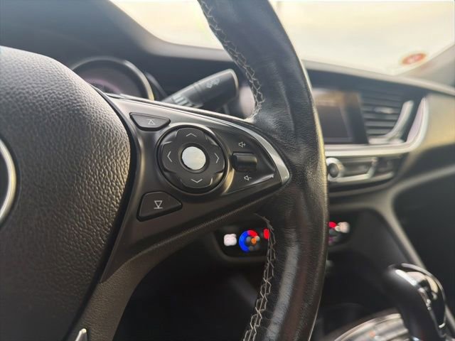 Used 2018 Buick Regal Essence w/ Driver Confidence Package #1 image 42