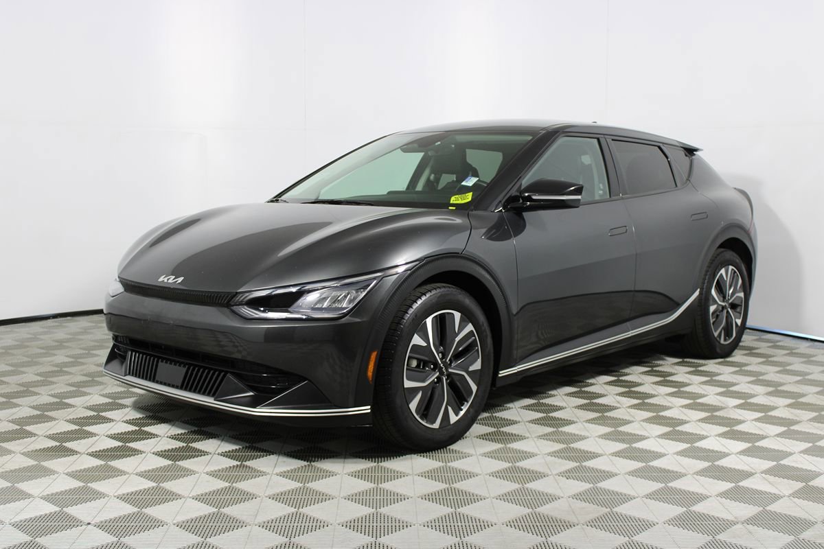 Used 2024 Kia EV6 Light RWD image 3