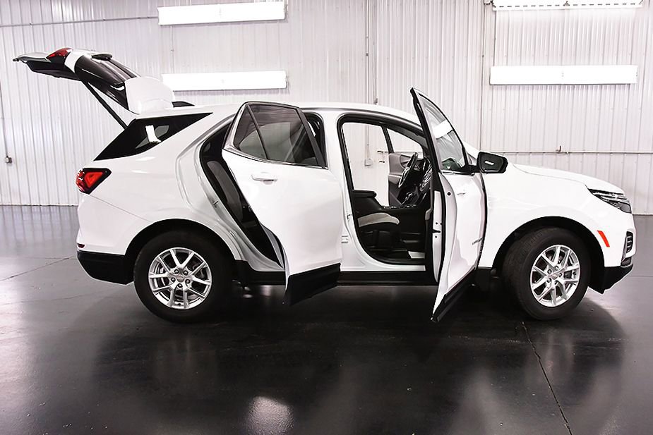 Used 2023 Chevrolet Equinox LT AWD/4WD image 31