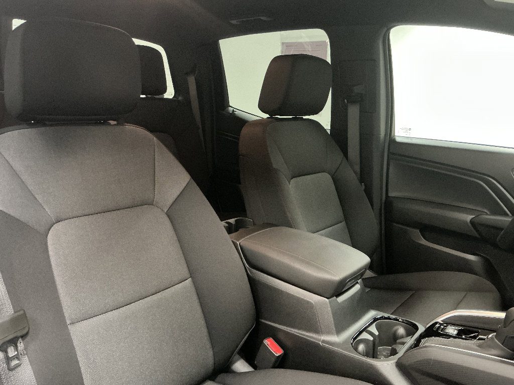 Used 2026 Chevrolet Colorado W/T AWD/4WD image 25