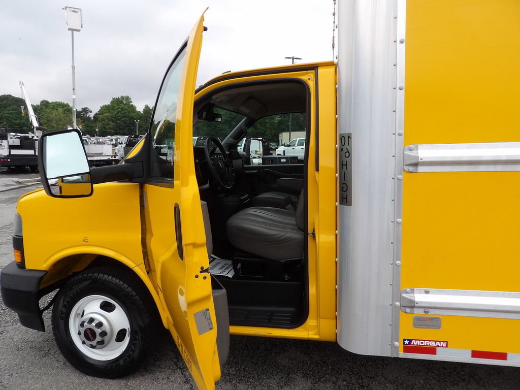 Used 2019 GMC Savana 3500 Extended w/ Driver Convenience Package RWD image 13
