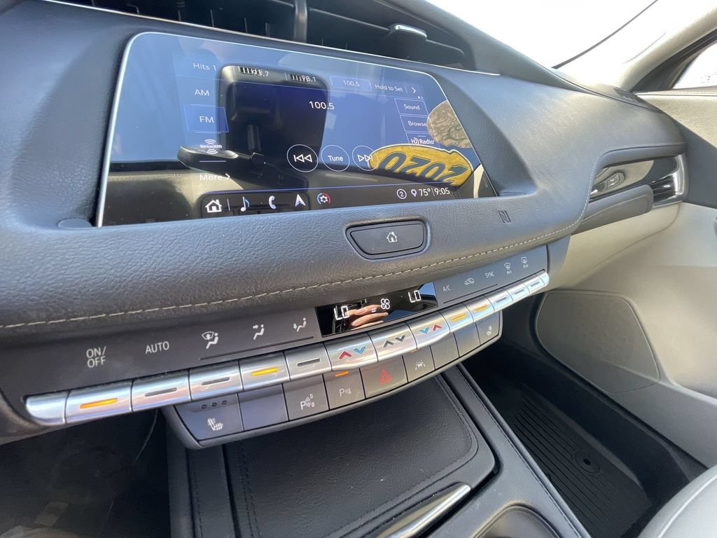 Used 2020 Cadillac XT4 Premium Luxury w/ Enhanced Visibility Package FWD image 35
