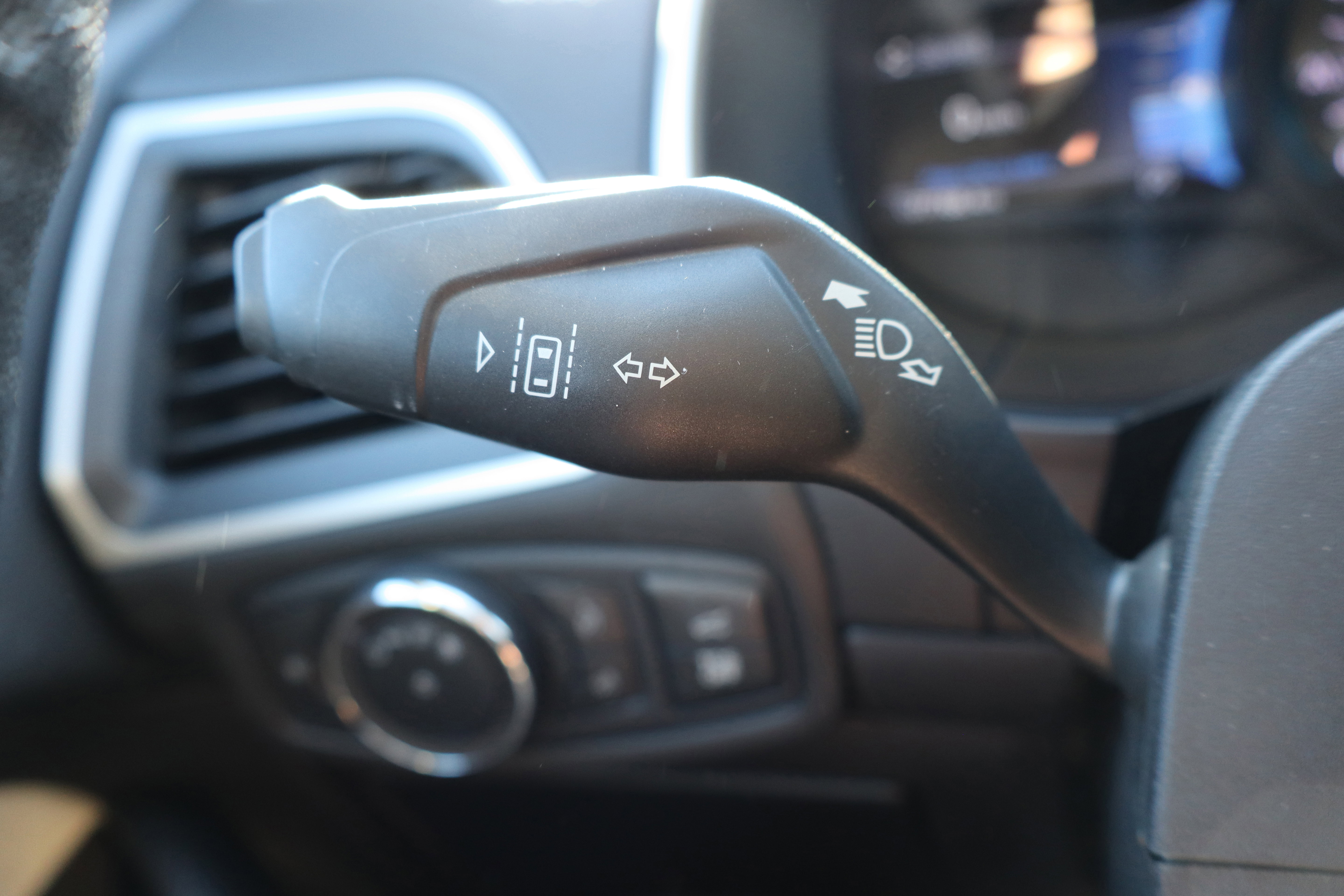 Used 2020 Ford Edge SEL w/ Convenience Package image 16