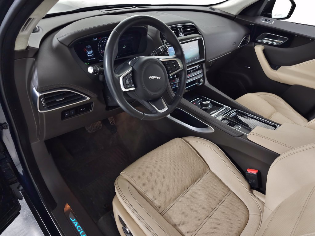 Used 2020 Jaguar F-PACE Prestige AWD/4WD image 16