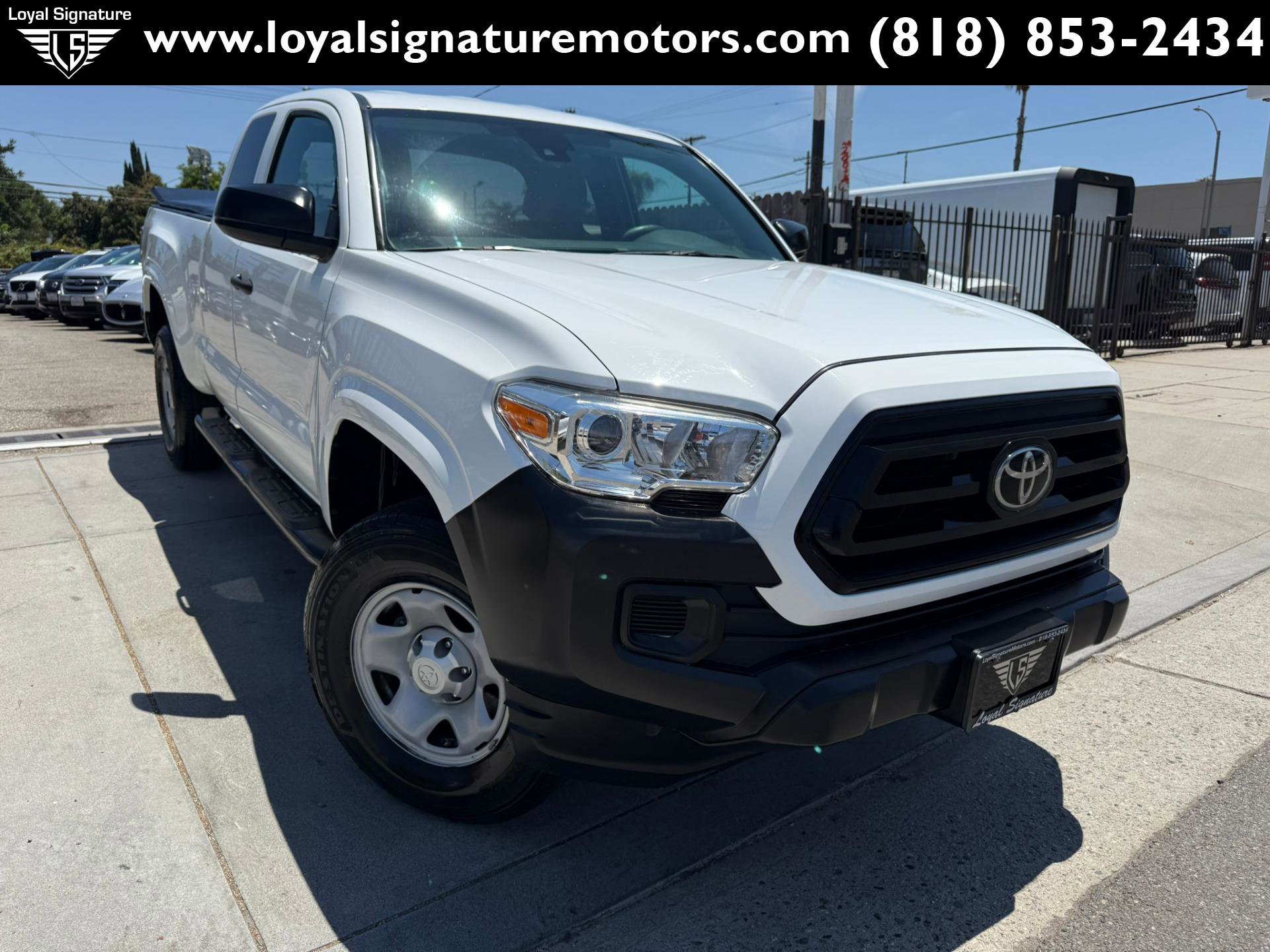 Used 2020 Toyota Tacoma SR image 1