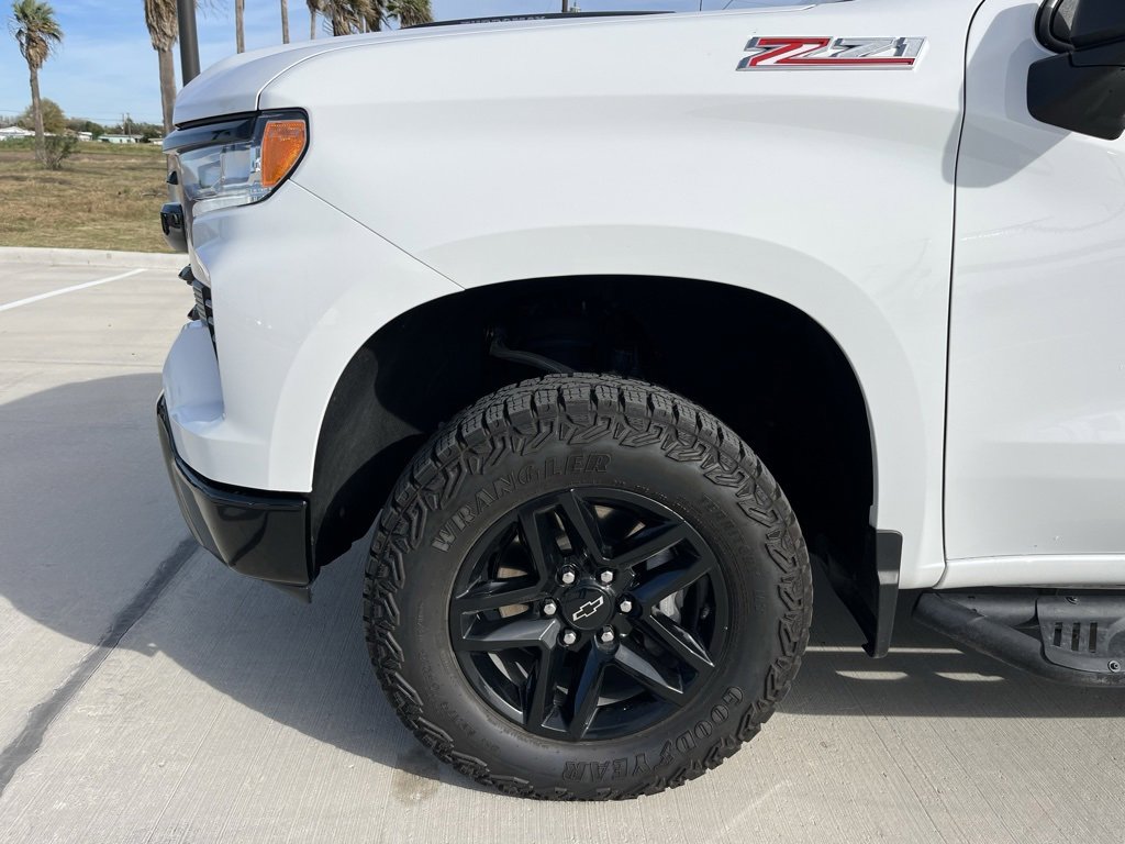 Used 2025 Chevrolet Silverado 1500 LT Trail Boss w/ LPO, Dark Essentials Package image 7