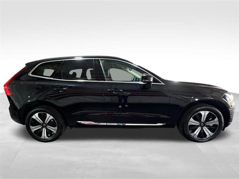 Used 2023 Volvo XC60 T8 Plus image 4