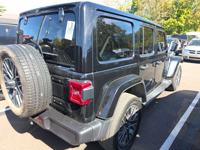 Used 2023 Jeep Wrangler Unlimited Sahara w/ Cold Weather Group AWD/4WD image 6