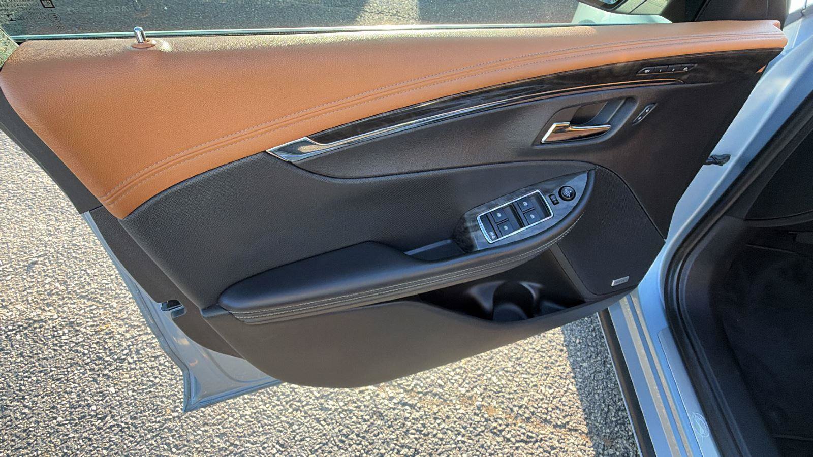 Used 2014 Chevrolet Impala LTZ FWD image 14