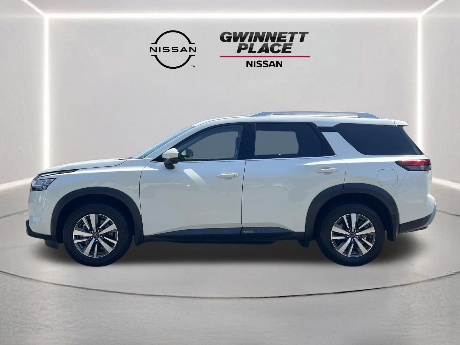 Used 2024 Nissan Pathfinder SL AWD/4WD image 24