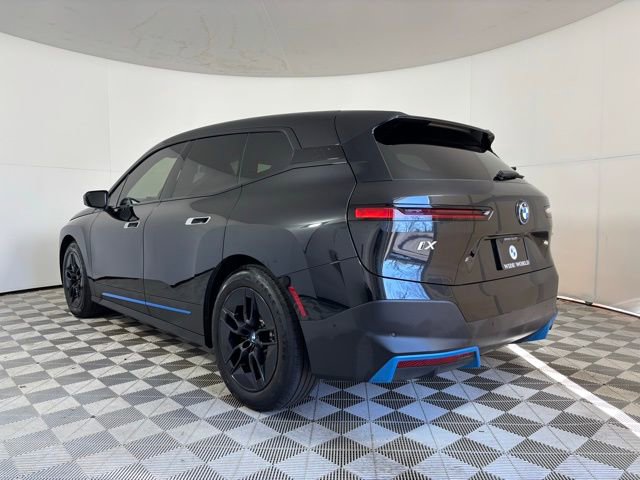 Used 2023 BMW iX xDrive50 w/ Premium Package image 5