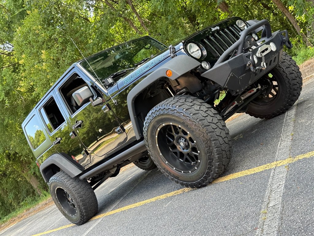 Used 2015 Jeep Wrangler Unlimited Rubicon w/ Dual Top Group AWD/4WD image 22