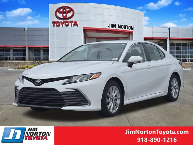 Used 2024 Toyota Camry LE w/ Convenience Package FWD image 3
