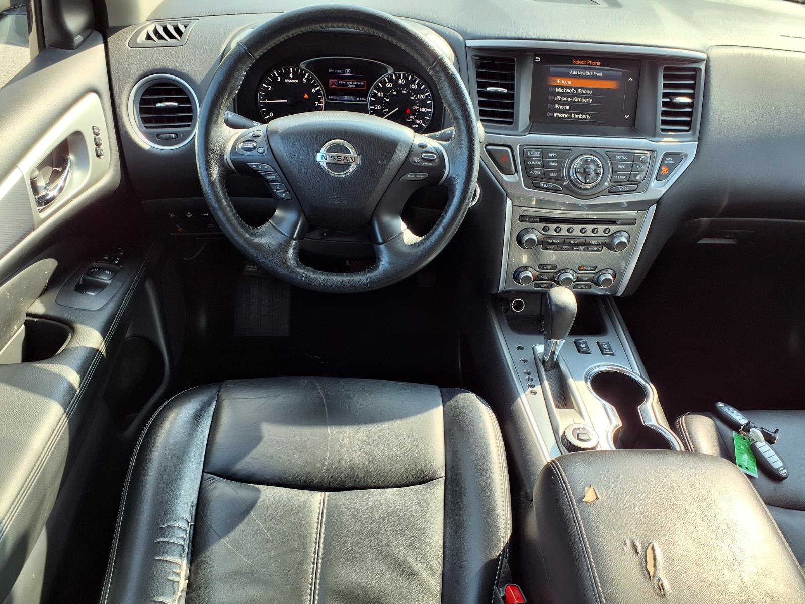 Used 2019 Nissan Pathfinder SL AWD/4WD image 2