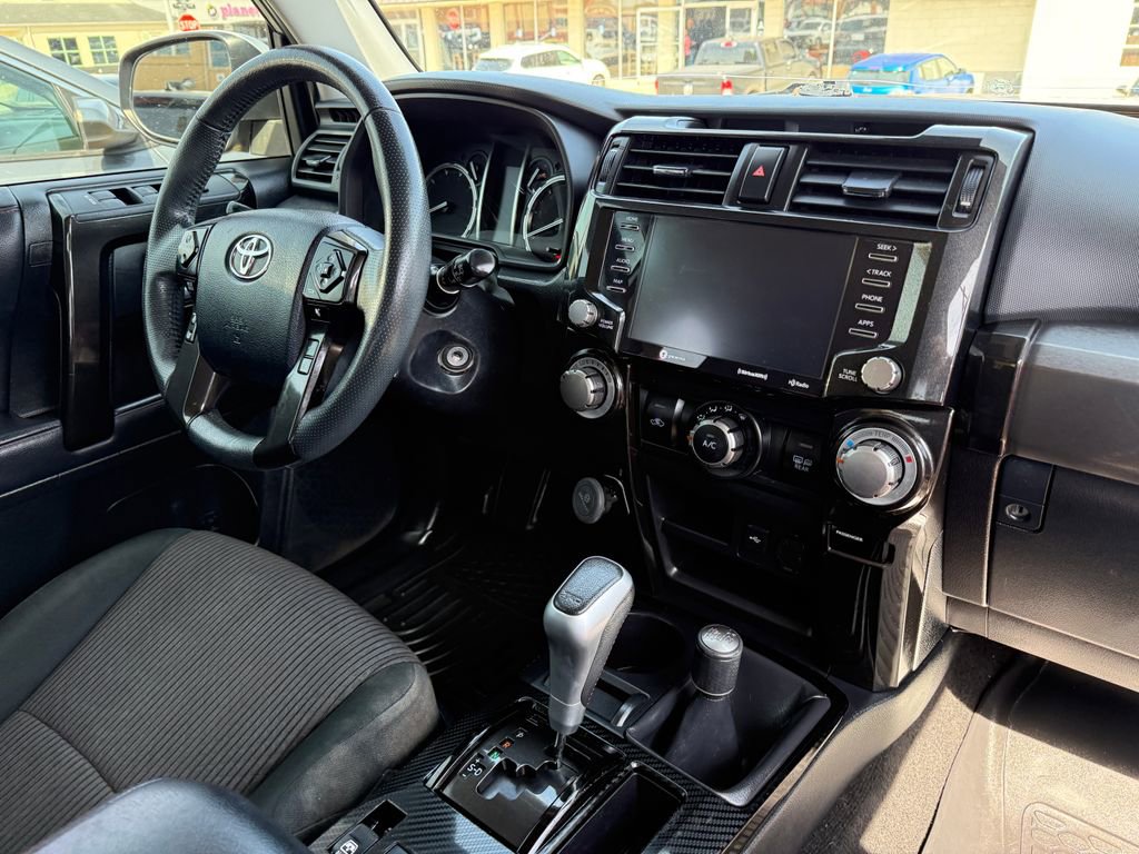 Used 2020 Toyota 4Runner TRD Off-Road image 4