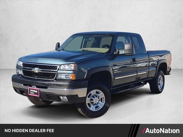 Used 2006 Chevrolet Silverado 2500 LT w/ Heavy-Duty Power Package RWD image 1