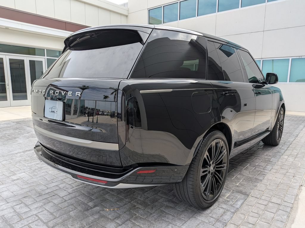 Certified 2025 Land Rover Range Rover SE AWD/4WD image 6
