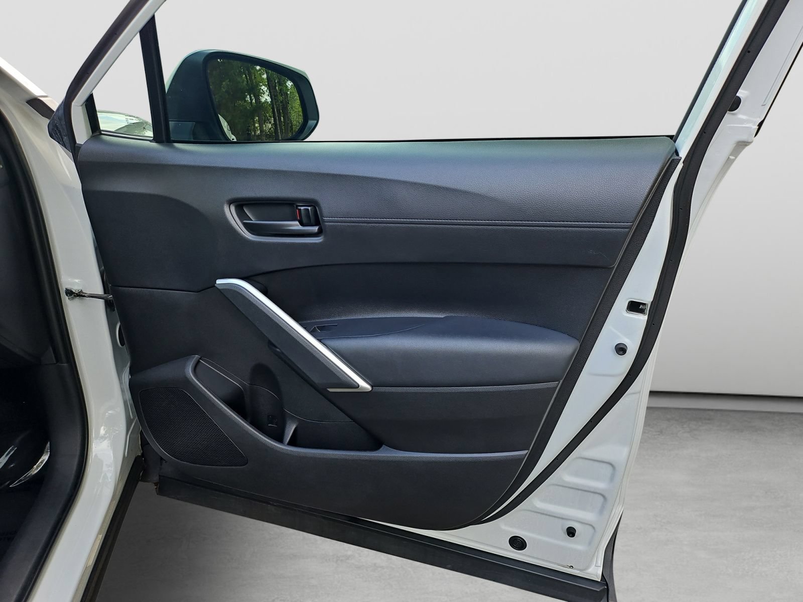 Used 2024 Toyota Corolla Cross LE w/ Moonroof Package FWD image 37